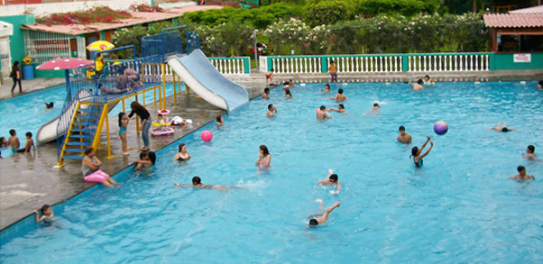 parque-acuatico-piscinas-1
